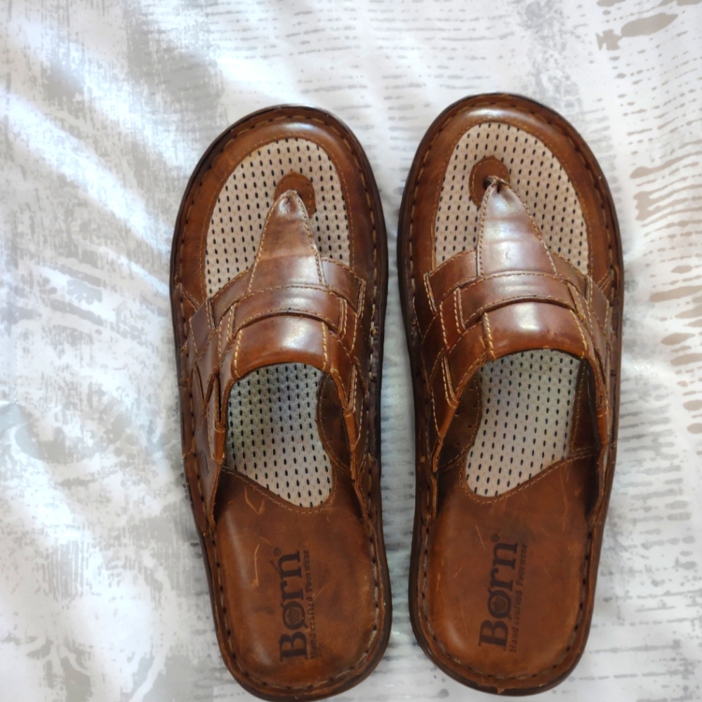Born Women's sandals size 9